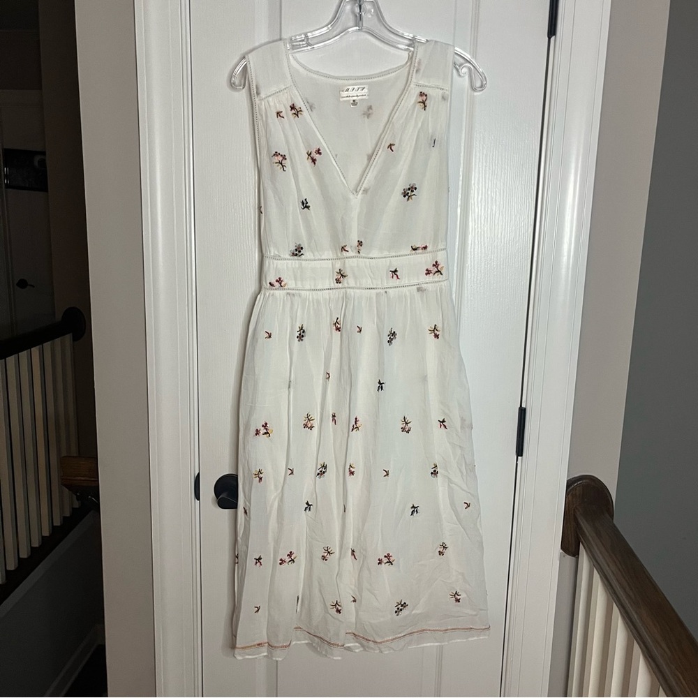 MSSP Max Studio size Medium white cotton dress with floral embroidery pattern - Picture 6 of 6